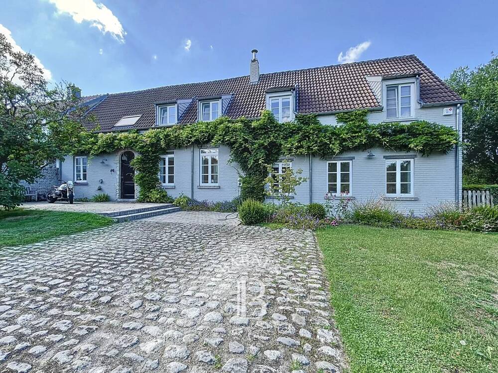 Huis te huur in Lasne 1380 3800.00€ 5 slaapkamers 330.00m² - Zoekertje 539478