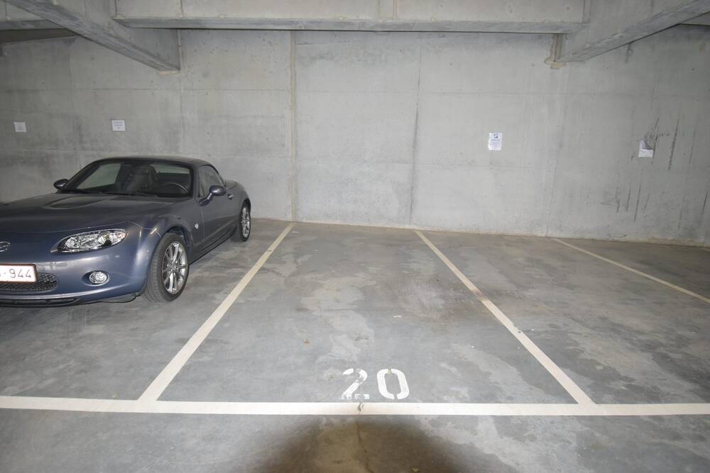 Parking & garage te  koop in Machelen 1830 23000.00€  slaapkamers m² - Zoekertje 539642