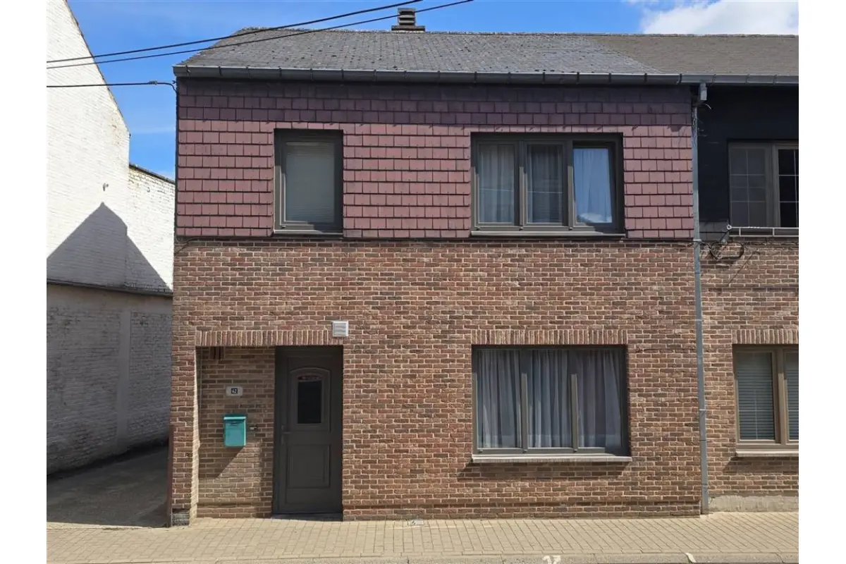 Huis te  koop in Geldenaken 1370 275000.00€ 3 slaapkamers 156.00m² - Zoekertje 542049