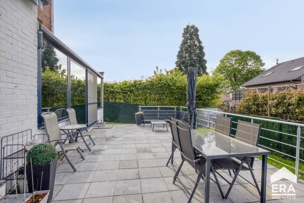 Appartement te koop in Groot-Bijgaarden 1702 370000.00€ 2 slaapkamers 180.00m² - Zoekertje 541501