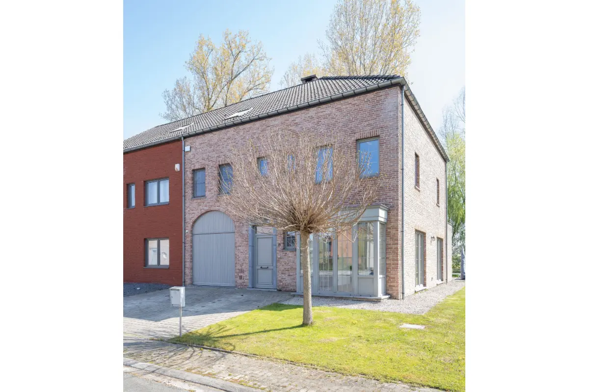 Huis te  koop in Ruisbroek 1601 649000.00€ 3 slaapkamers 301.00m² - Zoekertje 542518
