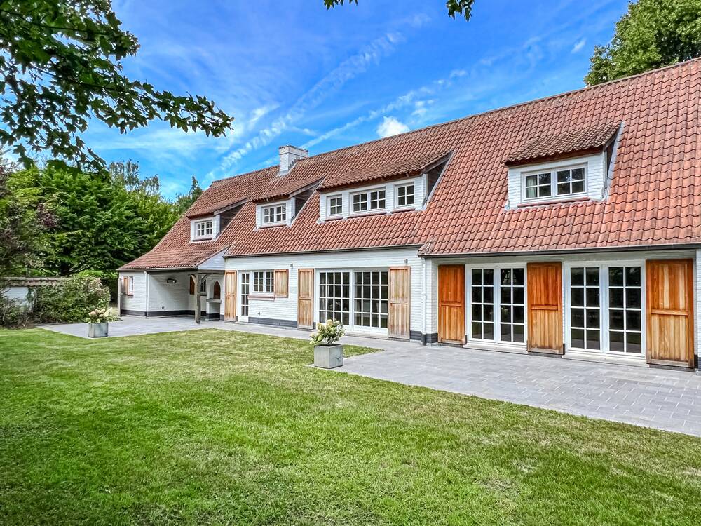 Huis te huur in Lasne 1380 2950.00€ 4 slaapkamers 275.00m² - Zoekertje 543672