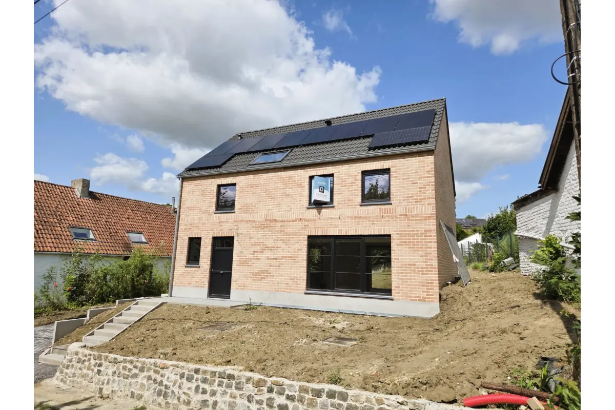 Huis te  koop in Geldenaken 1370 360000.00€ 3 slaapkamers 120.00m² - Zoekertje 546654