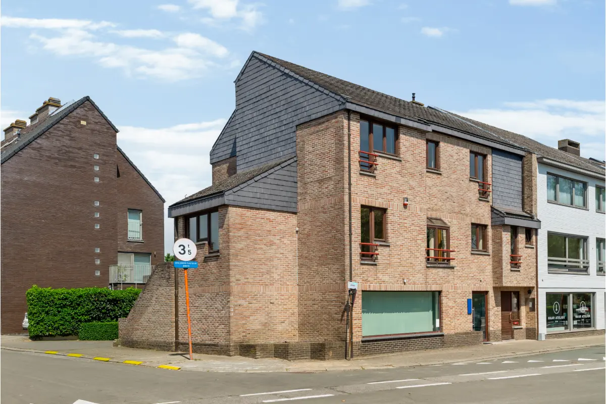 Mixgebouw te  koop in Opwijk 1745 450000.00€ 4 slaapkamers 308.00m² - Zoekertje 549789
