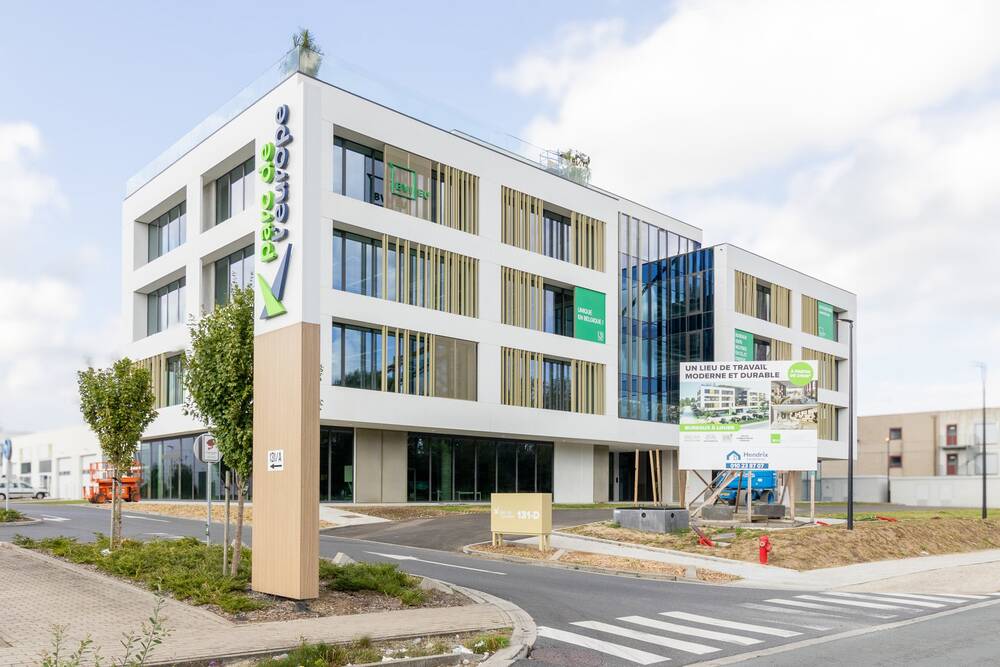 Commerce à louer à Wavre 1300 5197.00€ chambres 378.00m² - Annonce 550872