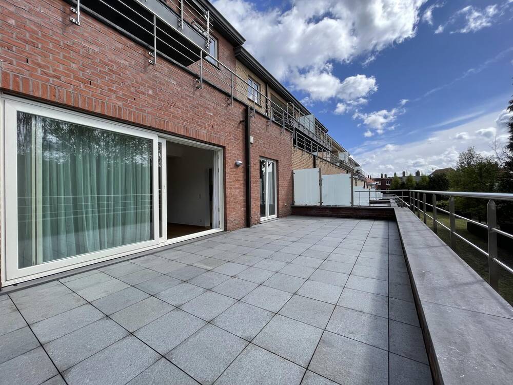 Appartement te  huur in Kraainem 1950 2000.00€ 2 slaapkamers 110.00m² - Zoekertje 551245