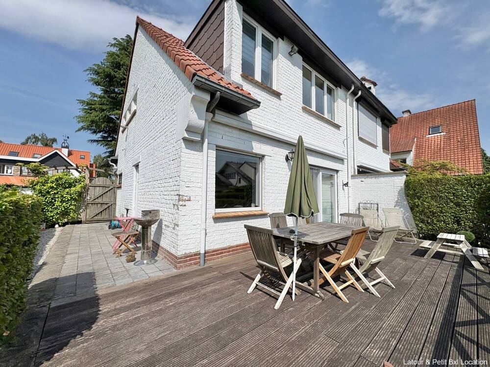 Huis te huur in Wezembeek-Oppem 1970 2000.00€ 2 slaapkamers 194.00m² - Zoekertje 550579
