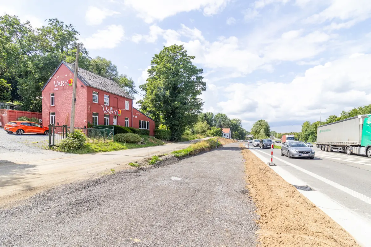 Handelszaak te  koop in Bierges 1301 385000.00€  slaapkamers 212.00m² - Zoekertje 551239