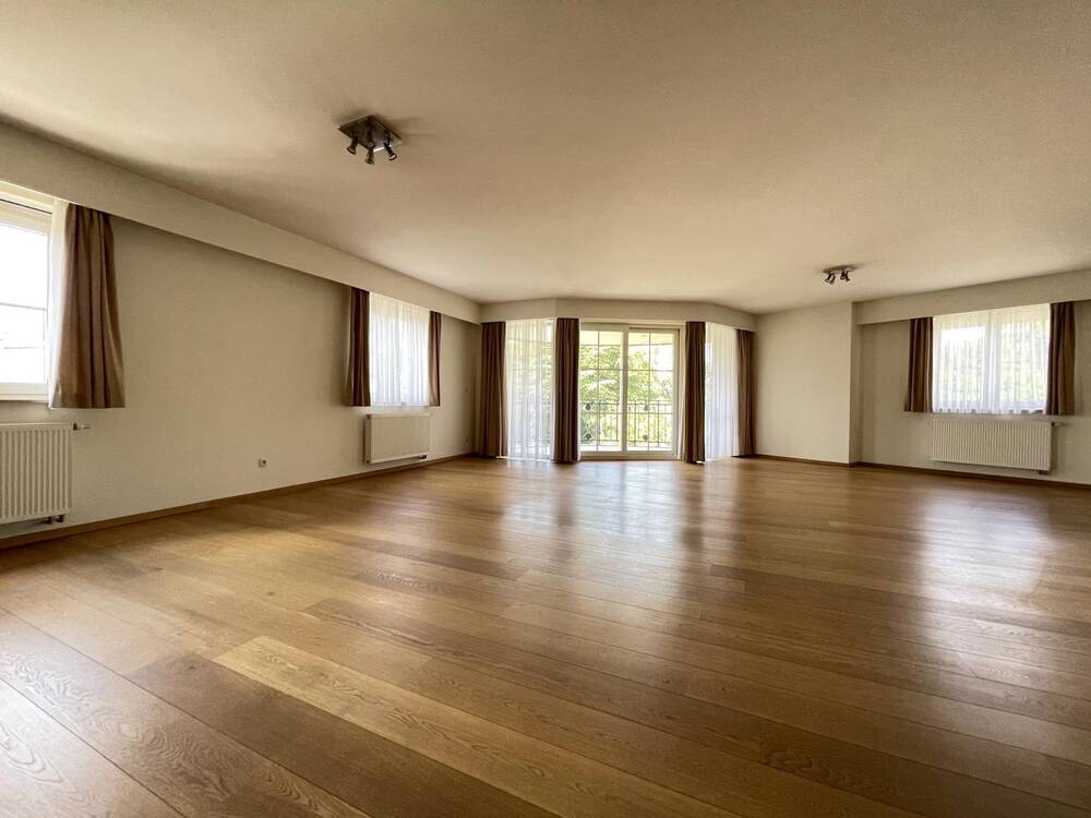 Appartement te  huur in Kraainem 1950 2250.00€ 2 slaapkamers 135.00m² - Zoekertje 551246