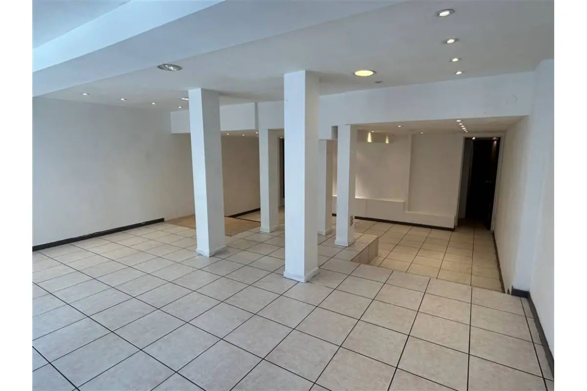 Commerce à louer à Jodoigne 1370 800.00€  chambres 58.00m² - Annonce 551904