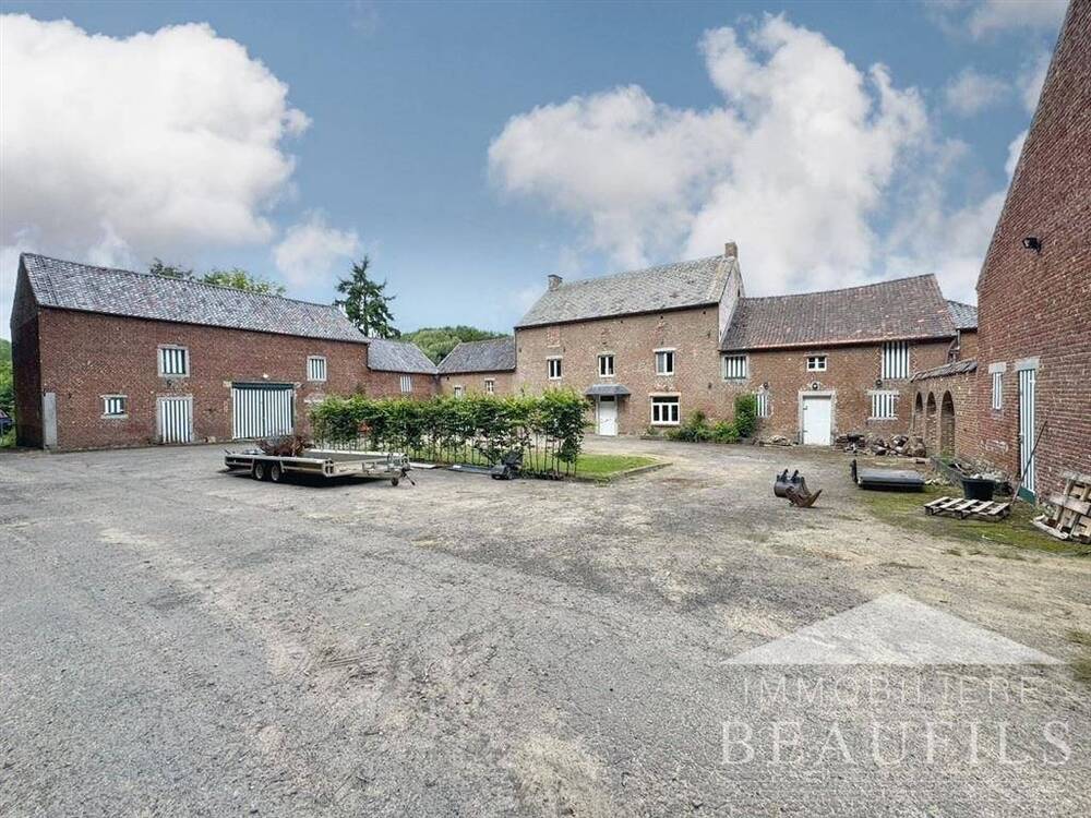 Maison à à Sombreffe 5140 1250.00€ 4 chambres 273.00m² - Annonce 551932