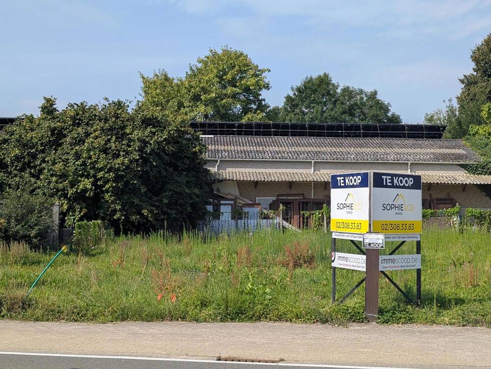 Terrain à vendre à Biévène 1547 90000.00€  chambres m² - Annonce 552691