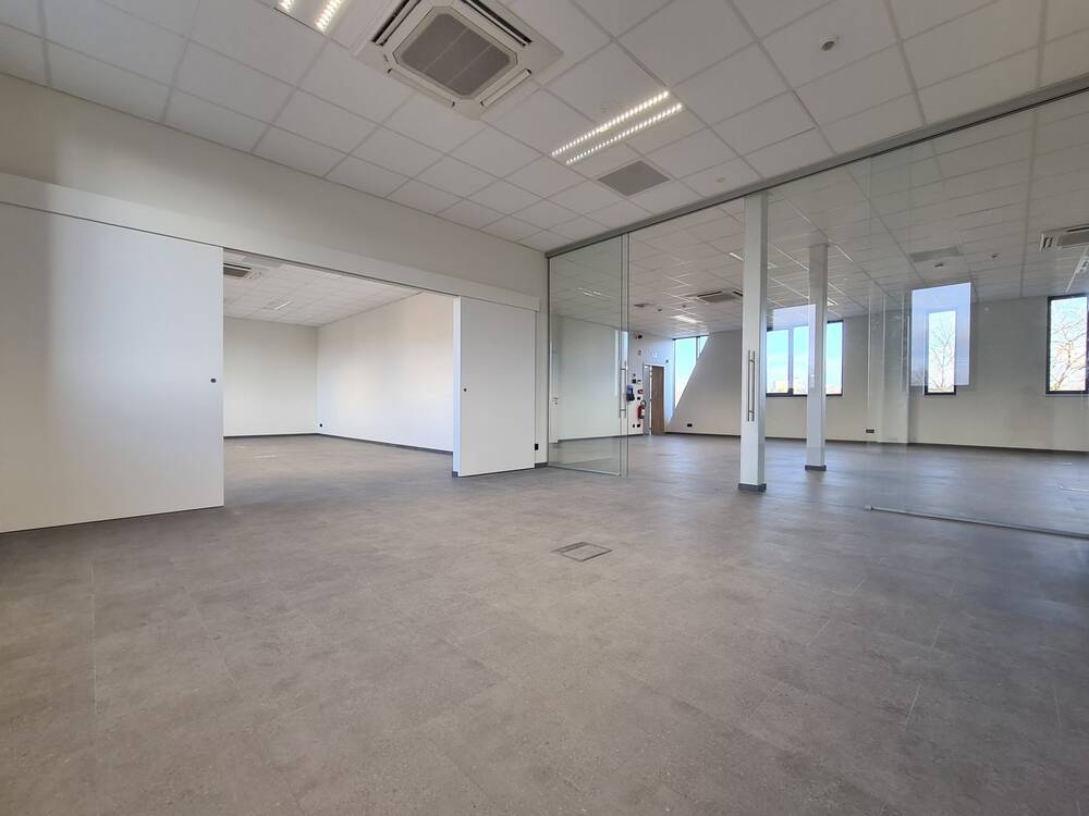 Commerce à louer à Drogenbos 1620 3834.00€  chambres 400.00m² - Annonce 552244