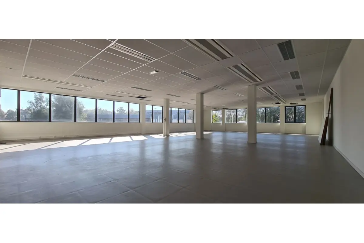 Handelszaak te  huur in Groot-Bijgaarden 1702 3408.00€  slaapkamers 409.00m² - Zoekertje 552248