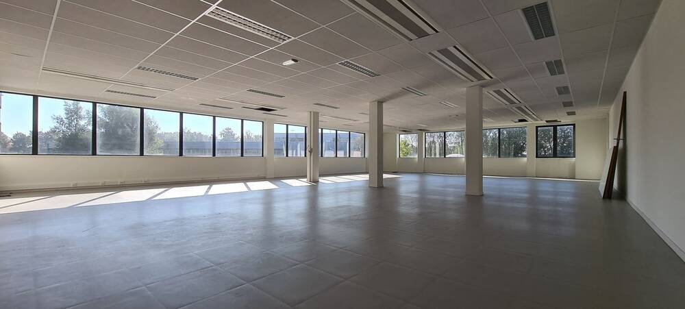 Commerce à louer à Grand-Bigard 1702 3408.00€  chambres 409.00m² - Annonce 552248