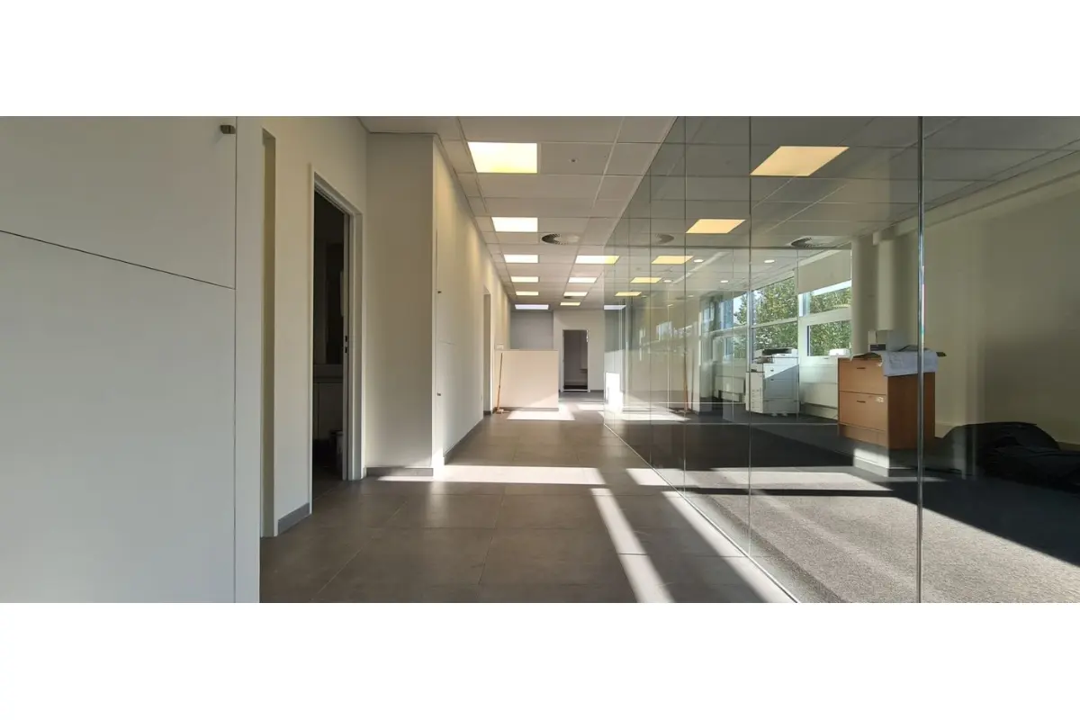 Commerce à louer à Kortenberg 3070 2000.00€  chambres 205.00m² - Annonce 552250