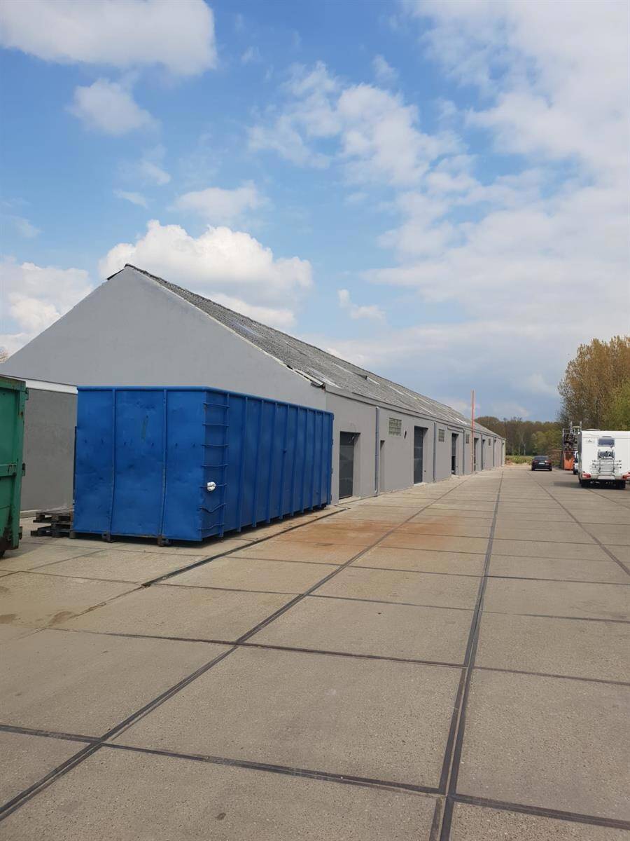 Parking / garage à louer à Zemst 1980 200.00€  chambres m² - Annonce 552480