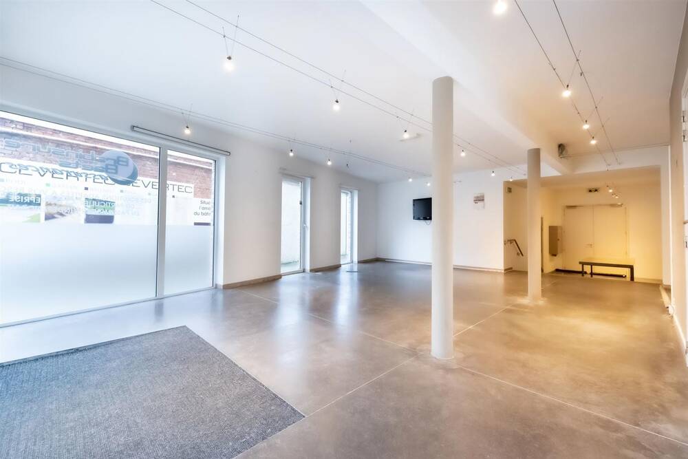 Commerce à louer à Wavre 1300 3700.00€ chambres 350.00m² - Annonce 554756