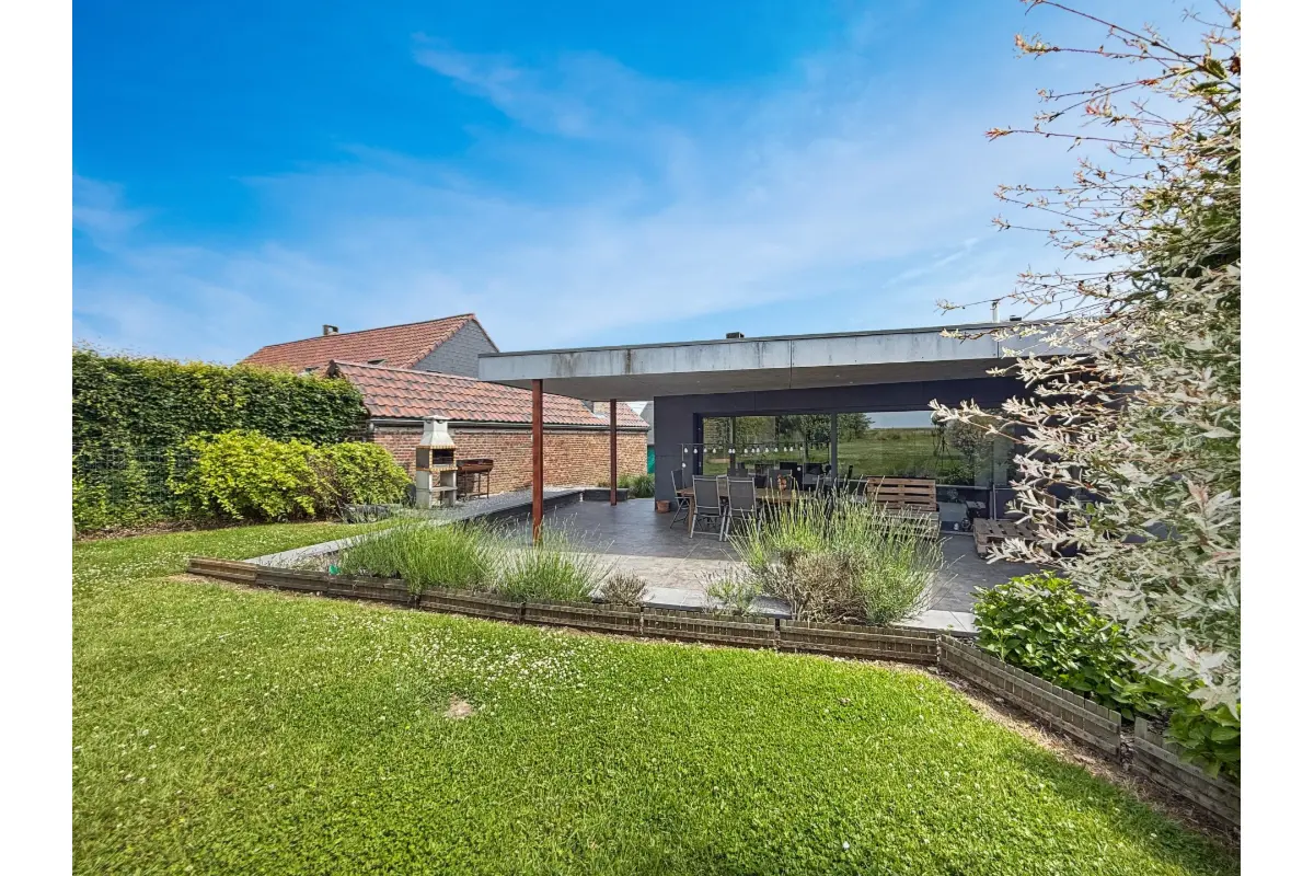 Huis te  in Eghezée 5310 495000.00€ 3 slaapkamers 200.00m² - Zoekertje 610886