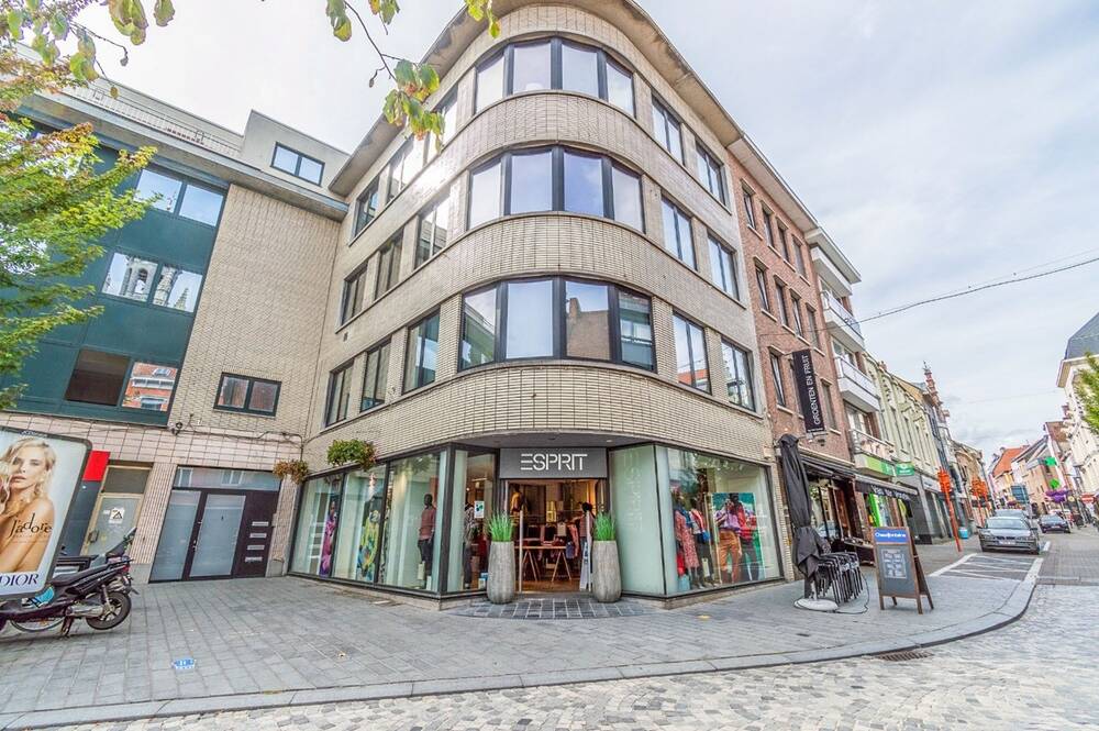 Commerce à louer à Halle 1500 2250.00€ chambres 215.00m² - Annonce 560167