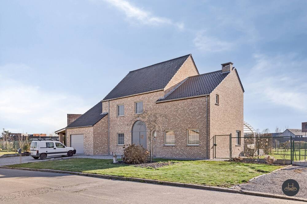 Huis te  koop in Zoutleeuw 3440 455000.00€ 5 slaapkamers 310.00m² - Zoekertje 560063