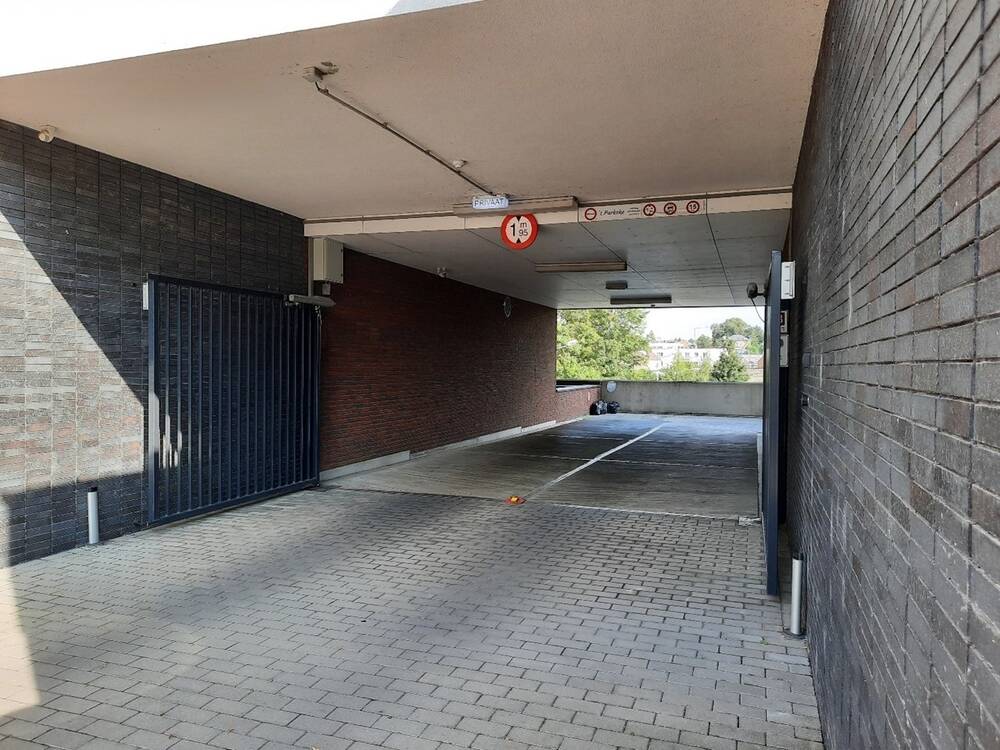 Parking & garage te  huur in Hal 1500 80.00€  slaapkamers m² - Zoekertje 562542