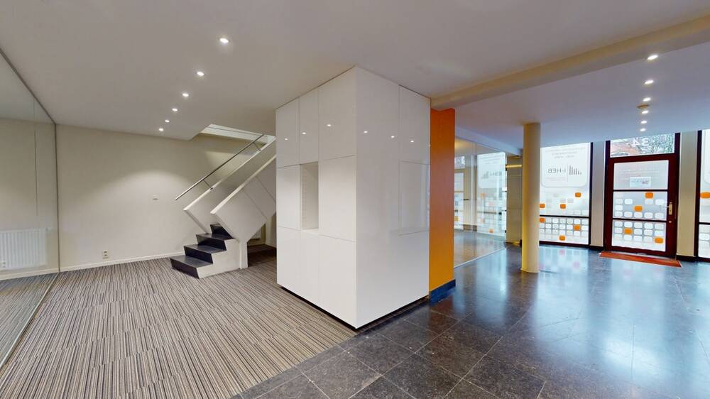 Commerce à vendre à Braine-l'Alleud 1420 450000.00€ chambres m² - Annonce 562832