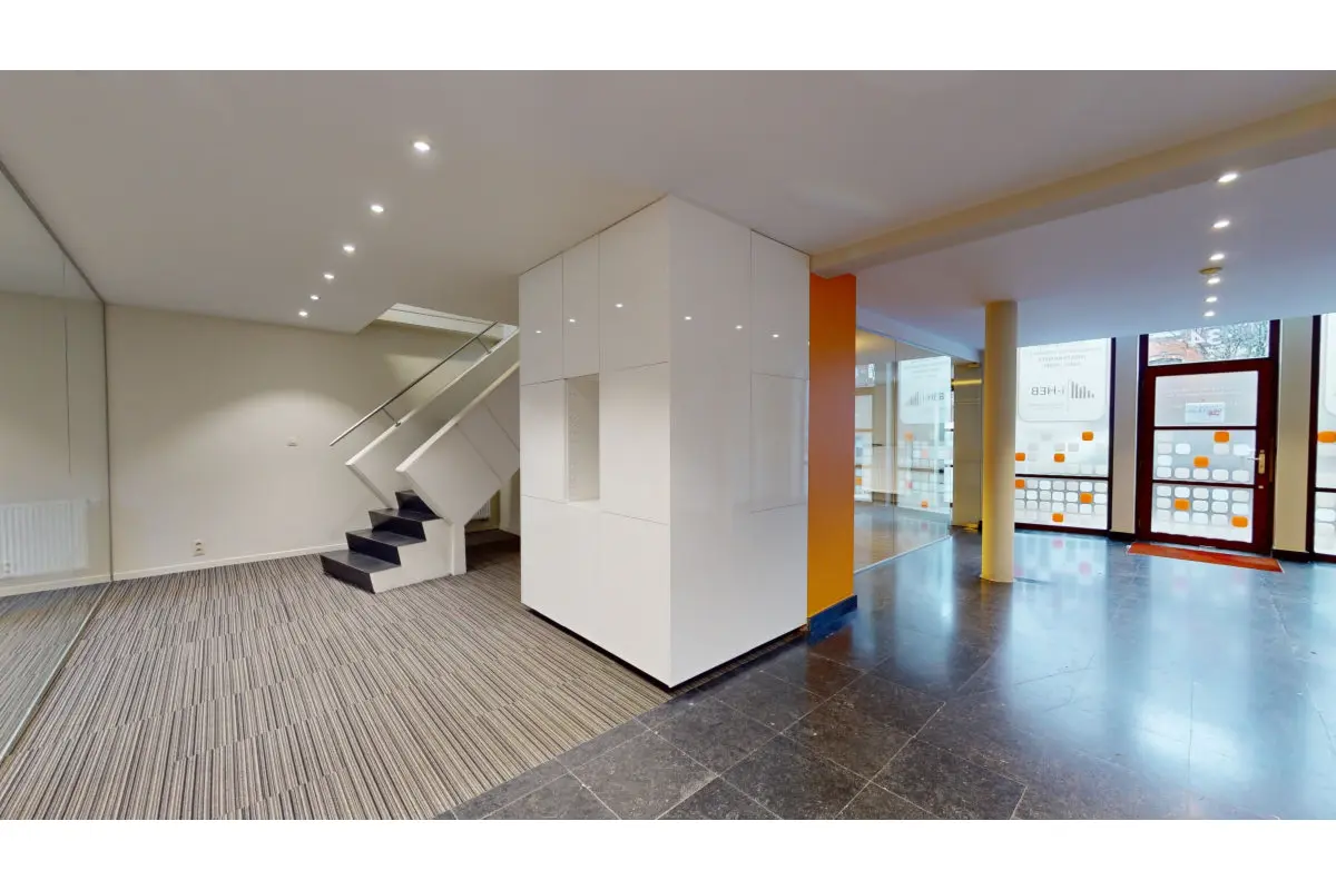 Handelszaak te  koop in Eigenbrakel 1420 450000.00€  slaapkamers m² - Zoekertje 562832