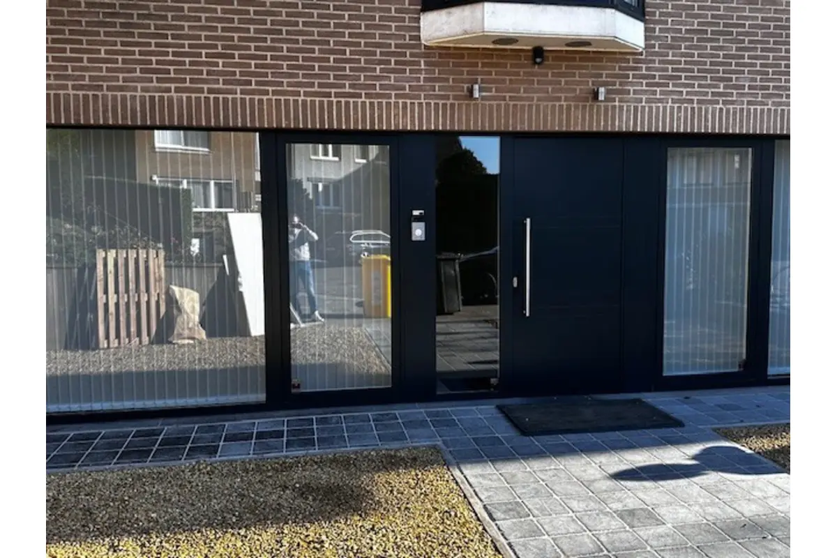 Handelszaak te  huur in Waterloo 1410 850.00€  slaapkamers 30.00m² - Zoekertje 563659