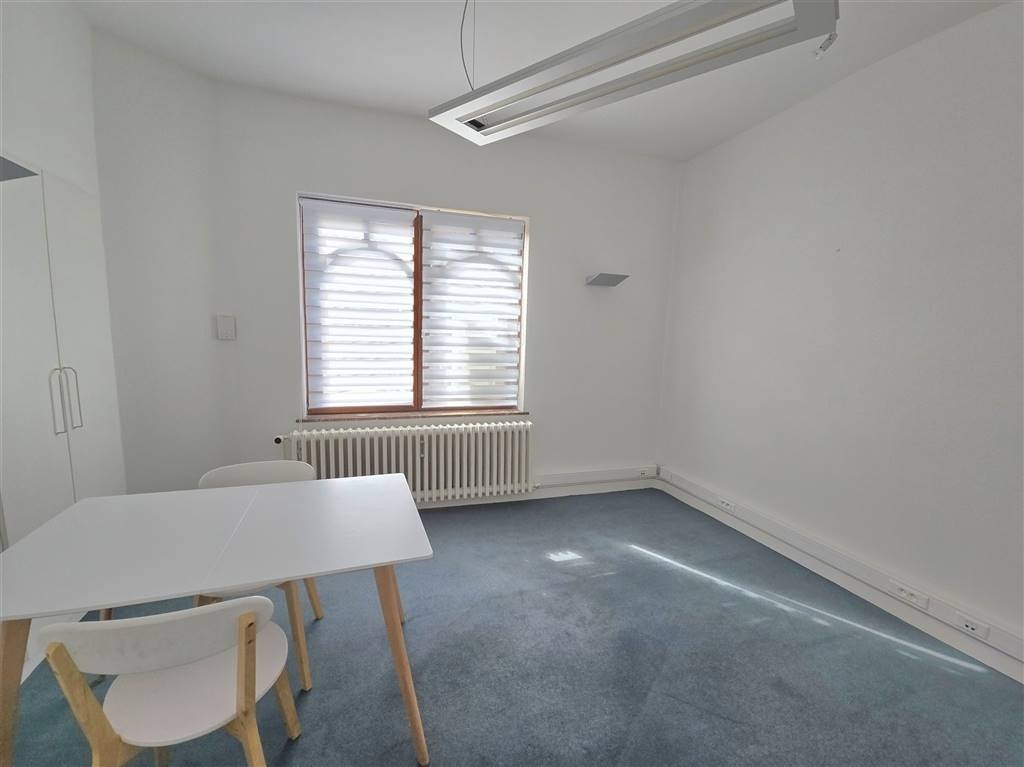 Commerce à louer à Wavre 1300 400.00€ chambres 15.00m² - Annonce 563542