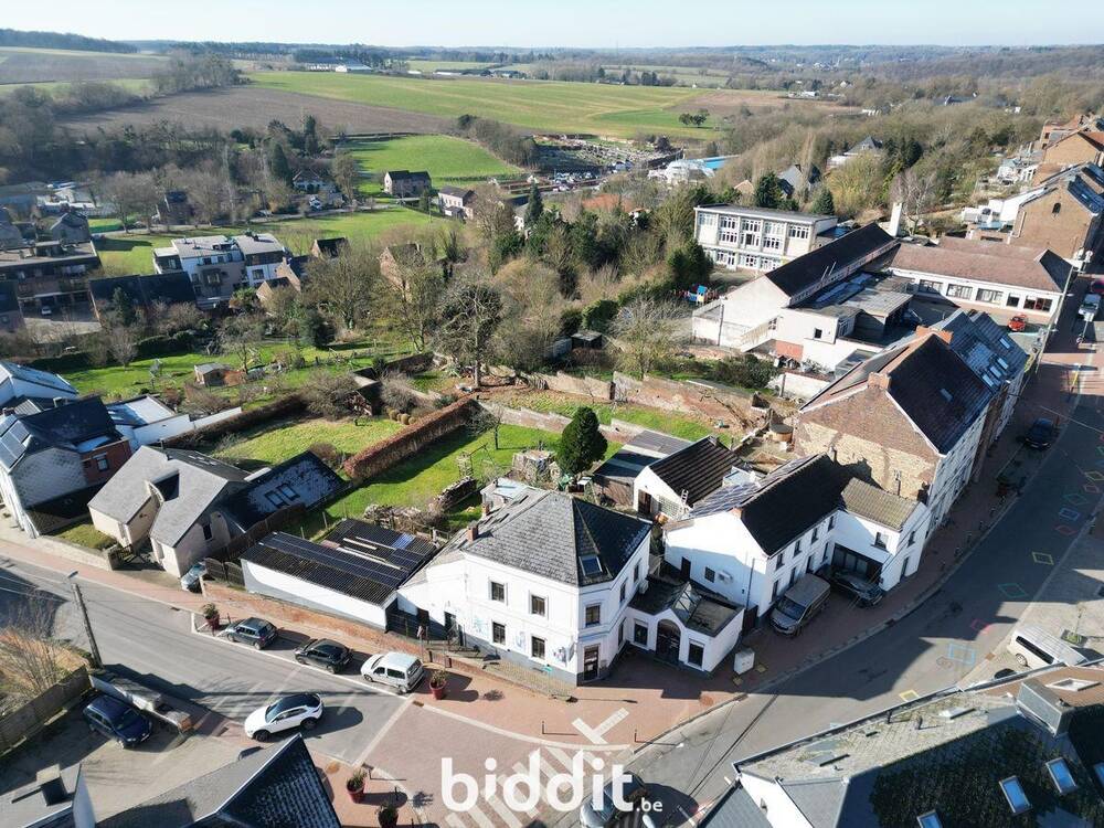 Immeuble mixte à vendre à Mont-Saint-Guibert 1435 300000.00€ 3 chambres m² - Annonce 564617