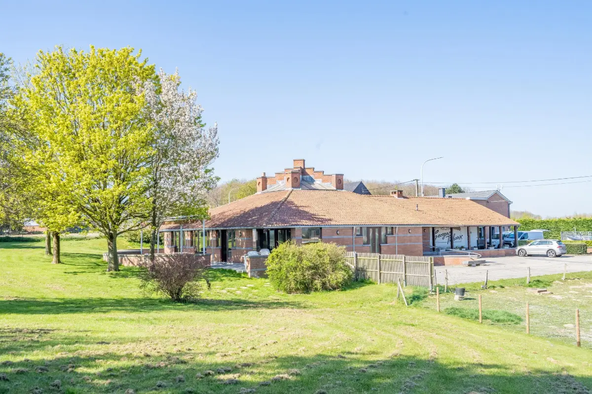 Handelszaak te  koop in Eigenbrakel 1420 1600000.00€  slaapkamers 551.00m² - Zoekertje 563921