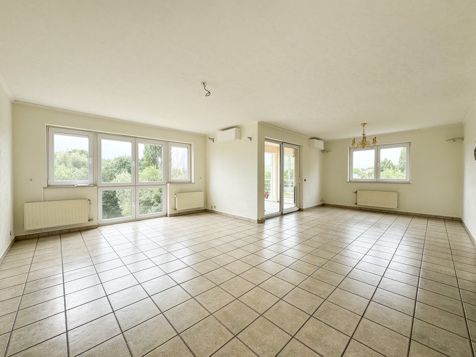 Appartement te  huur in Nijvel 1400 1300.00€ 3 slaapkamers 120.00m² - Zoekertje 565346