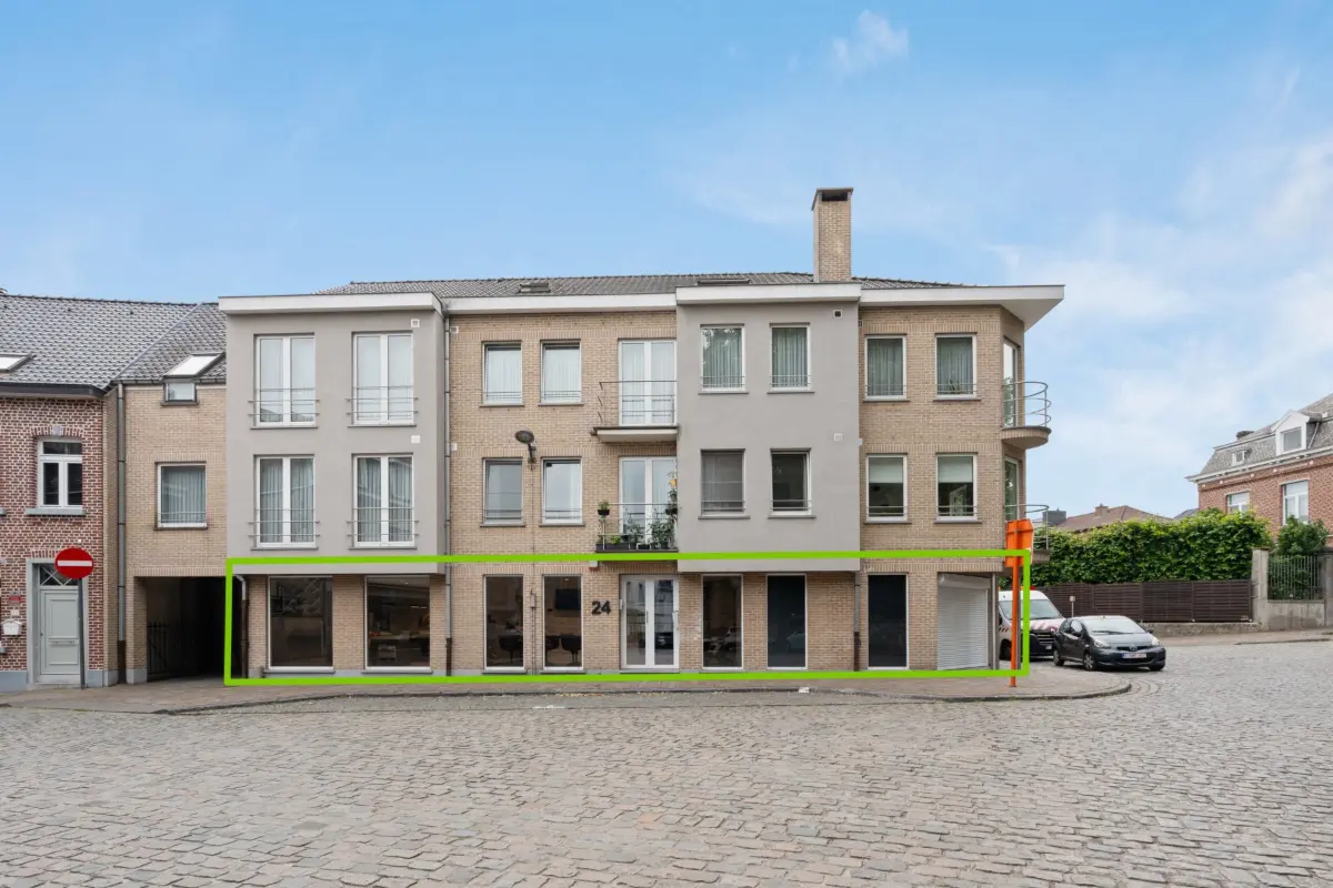 Handelszaak te  koop in Sint-Pieters-Leeuw 1600 335000.00€  slaapkamers 143.00m² - Zoekertje 565246