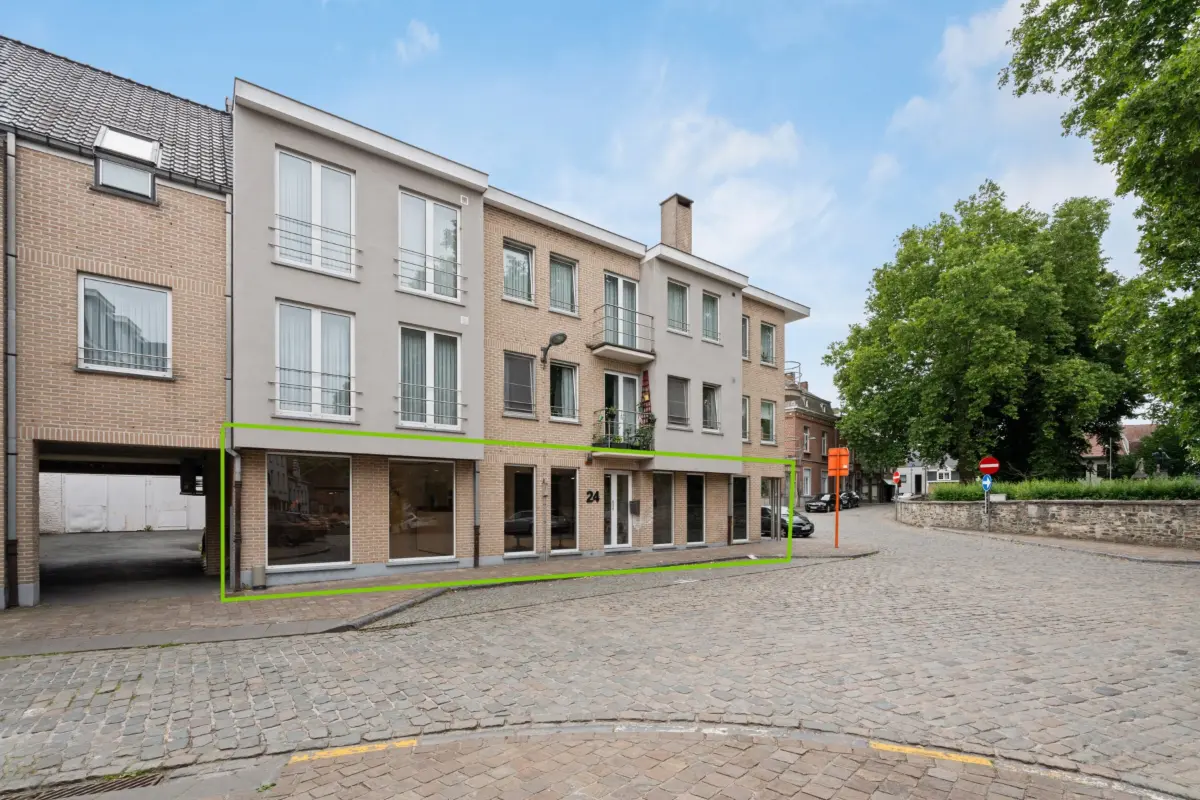 Handelszaak te  koop in Sint-Pieters-Leeuw 1600 335000.00€  slaapkamers 143.00m² - Zoekertje 565245