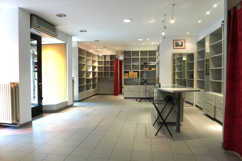 Immeuble mixte à  à Roux 6044 199000.00€ 2 chambres 320.00m² - Annonce 566772