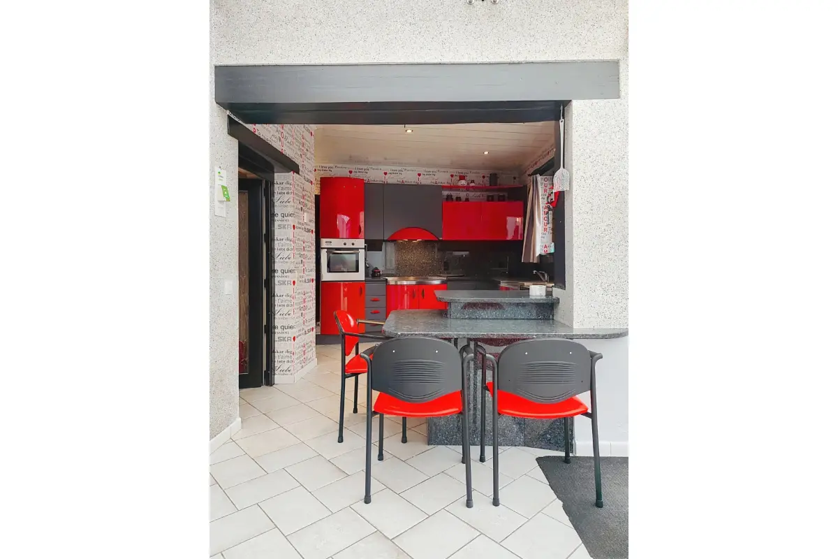 Immeuble mixte à  à Roux 6044 199000.00€ 2 chambres 320.00m² - Annonce 566772