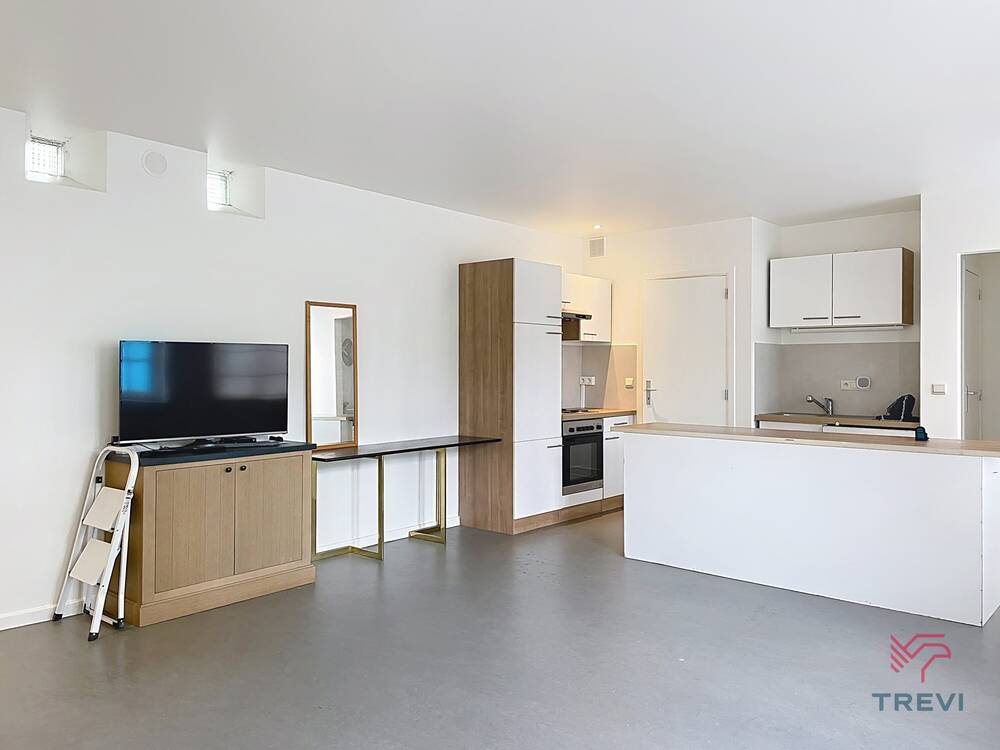Studio à louer à Rhode-Saint-Genese 1640 850.00€ chambres m² - Annonce 567815