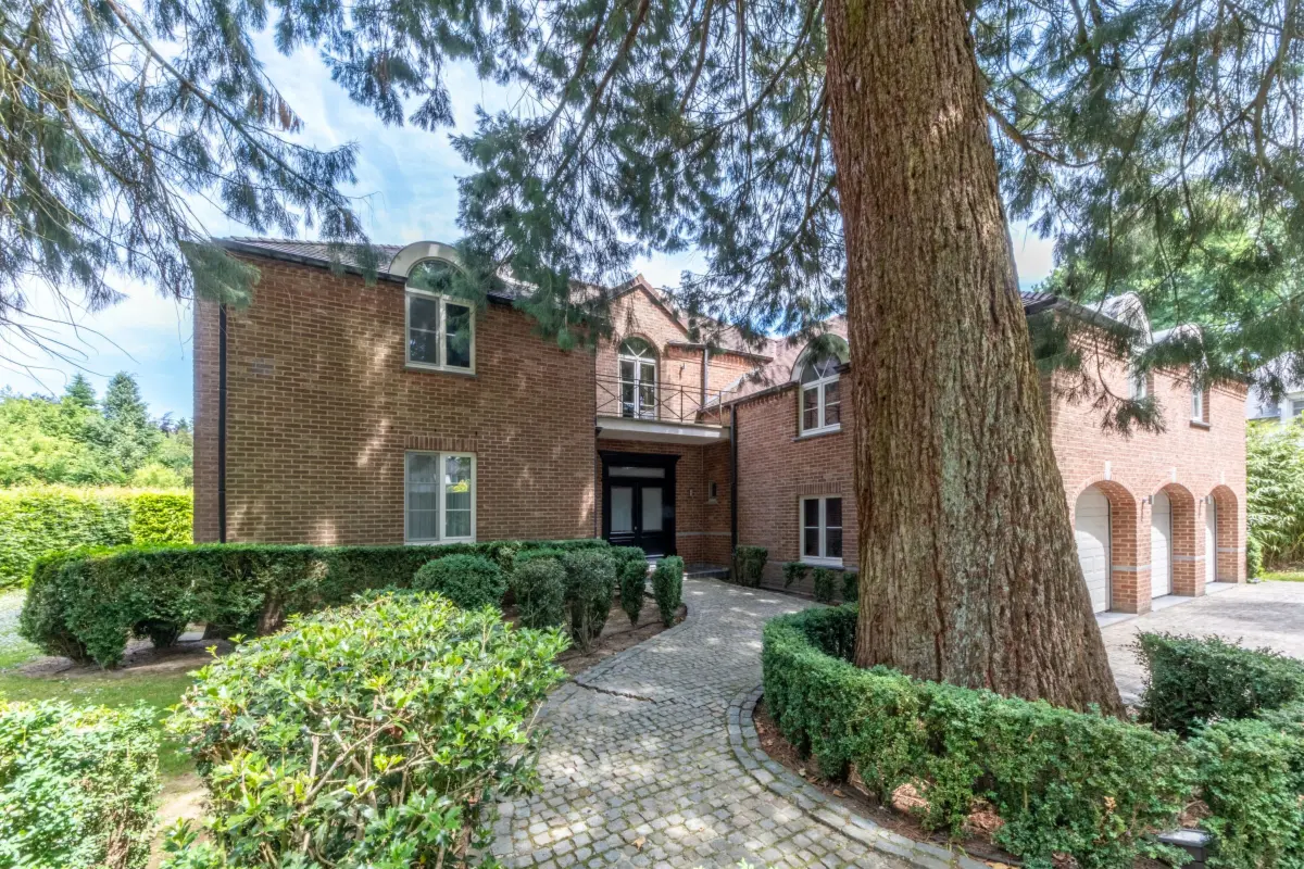 Villa te  koop in Waterloo 1410 1850000.00€ 6 slaapkamers 670.00m² - Zoekertje 568509