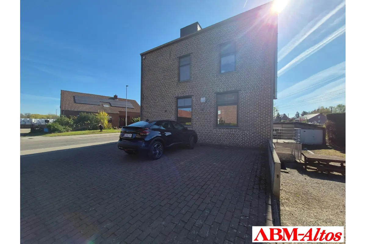 Handelszaak te  koop in Bierbeek 3360 595000.00€  slaapkamers 340.00m² - Zoekertje 570199