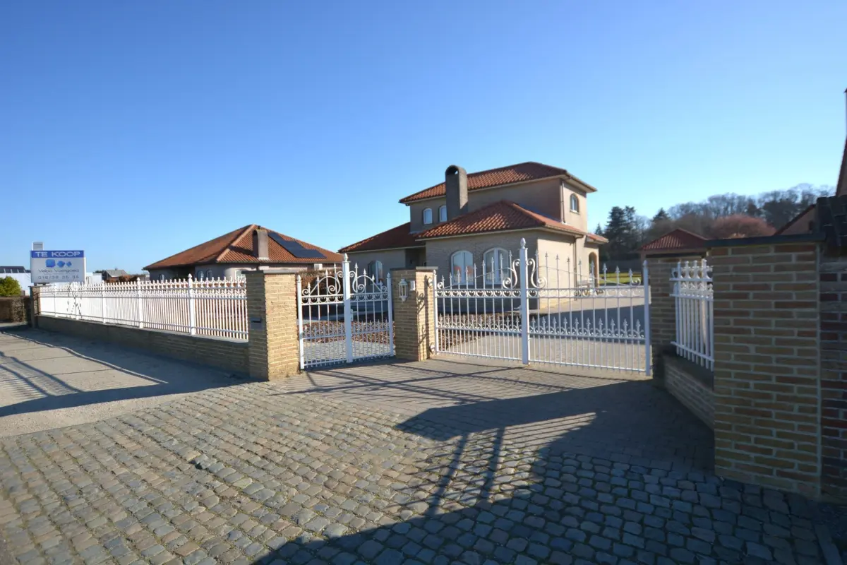 Huis te  koop in Messelbroek 3272 649000.00€ 4 slaapkamers 333.00m² - Zoekertje 568878