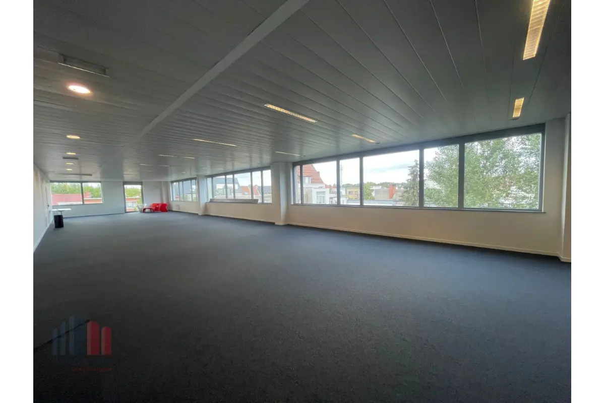 Handelszaak te  huur in Groot-Bijgaarden 1702 7588.00€  slaapkamers 607.00m² - Zoekertje 569257