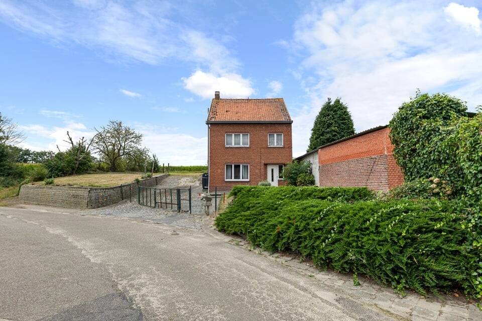 Huis te  koop in Zoutleeuw 3440 239000.00€  slaapkamers 166.00m² - Zoekertje 568862