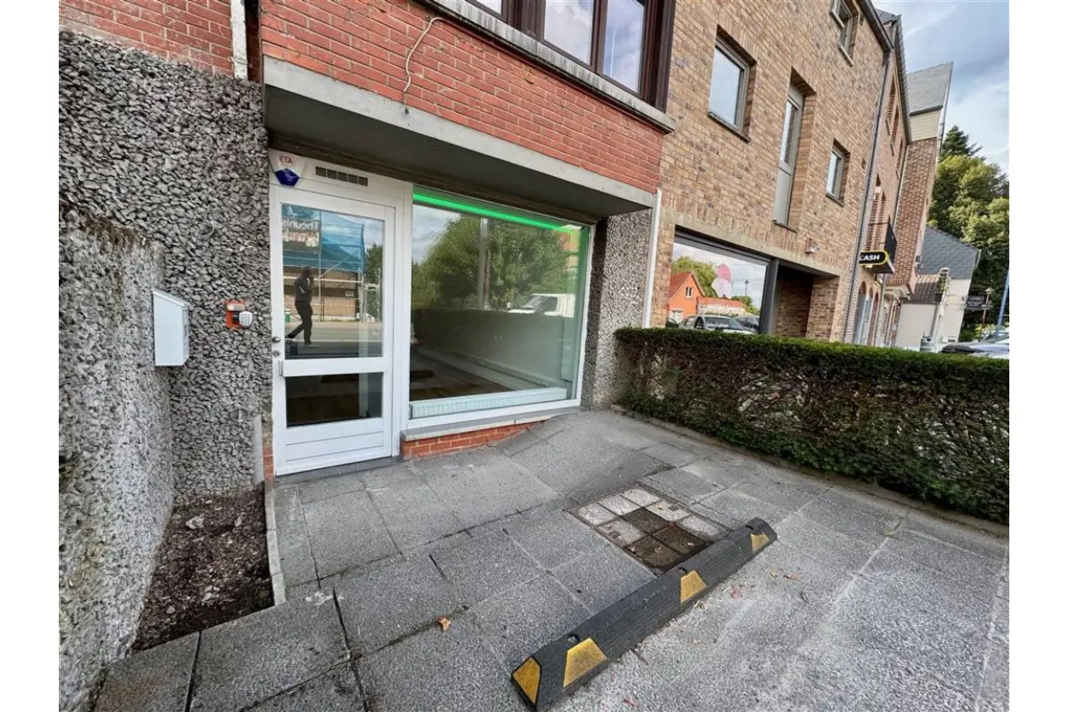 Commerce à louer à Chaumont-Gistoux 1325 650.00€  chambres 38.00m² - Annonce 569811