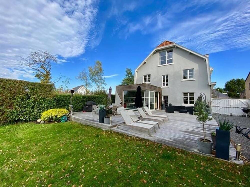 Villa à louer à Rhode-Saint-Genese 1640 2850.00€ 5 chambres 300.00m² - Annonce 571062