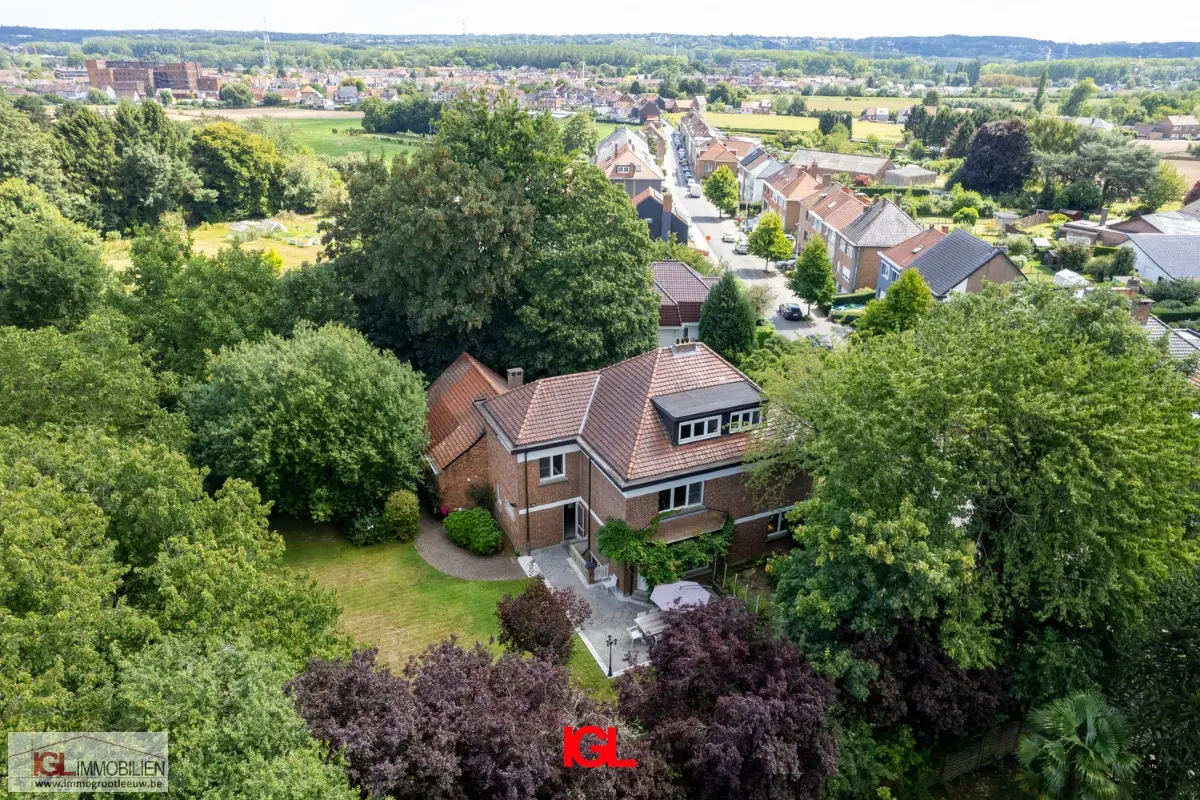 Huis te  koop in Sint-Pieters-Leeuw 1600 990000.00€ 7 slaapkamers 356.00m² - Zoekertje 571736