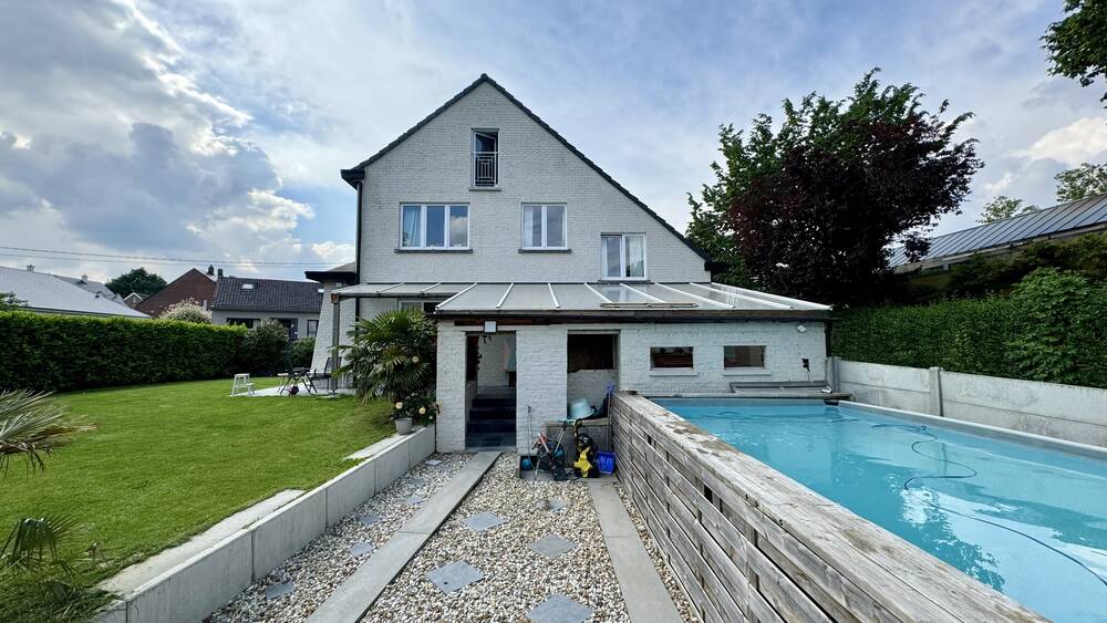 Huis te  huur in Beersel 1650 2350.00€ 5 slaapkamers 215.00m² - Zoekertje 574099