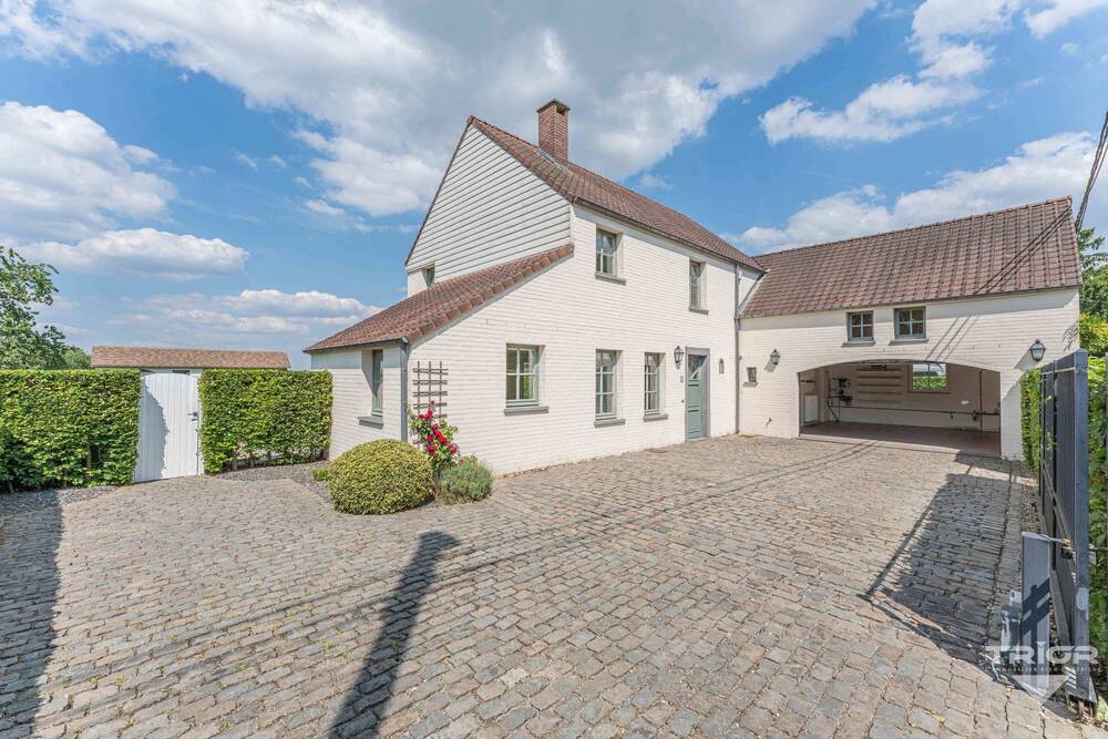 Huis te  huur in Ottignies 1340 1950.00€ 4 slaapkamers 200.00m² - Zoekertje 576336