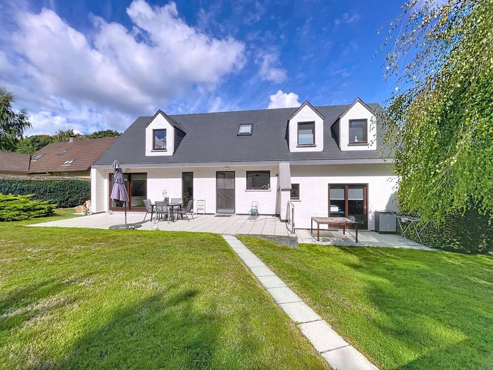 Huis te  huur in Waver 1300 1600.00€ 4 slaapkamers 200.00m² - Zoekertje 577056