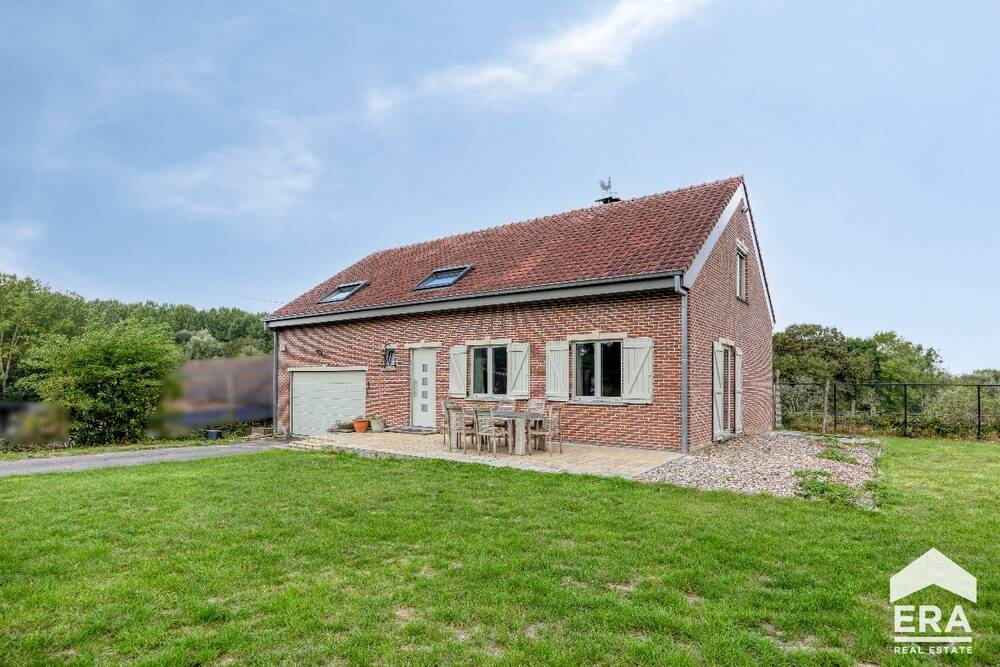 Huis te  huur in Dilbeek 1700 2300.00€ 4 slaapkamers 171.00m² - Zoekertje 577414